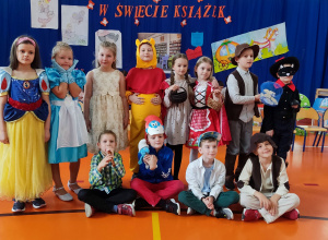 Uroczystość Pasowania uczniów klasy I na czytelników biblioteki szkolnej