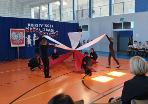 Taniec z flagami
