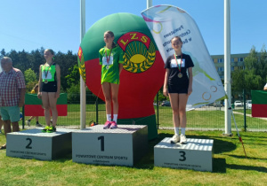 Uczniowie na podium