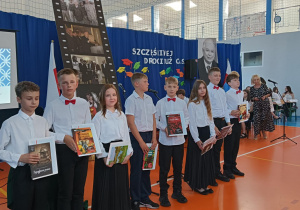 Nagrodzeni uczniowie klasy V