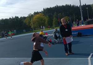 Uczeń wykonujący rzut